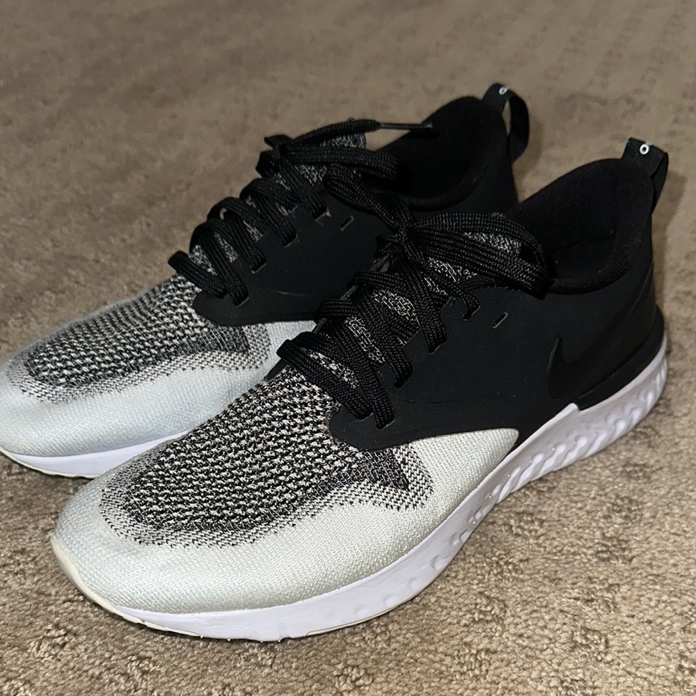 Nike Women’s Black and White Athletic Shoes
Worn once